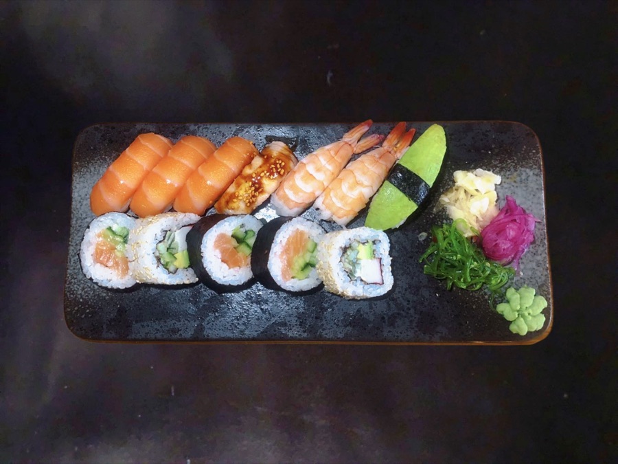12 bitar sushi